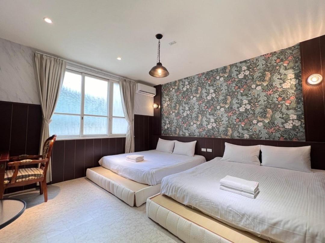 Hotel 32小巷弄 Tainan Exterior foto