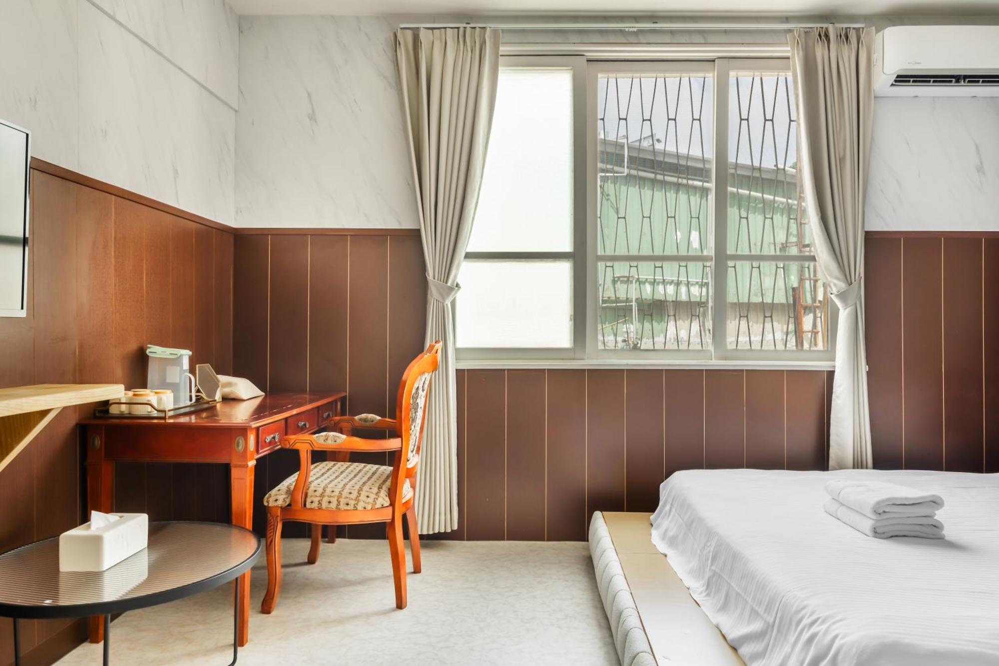 Hotel 32小巷弄 Tainan Exterior foto
