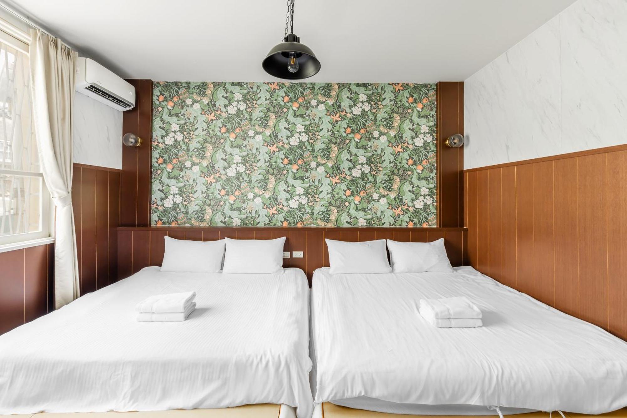 Hotel 32小巷弄 Tainan Exterior foto