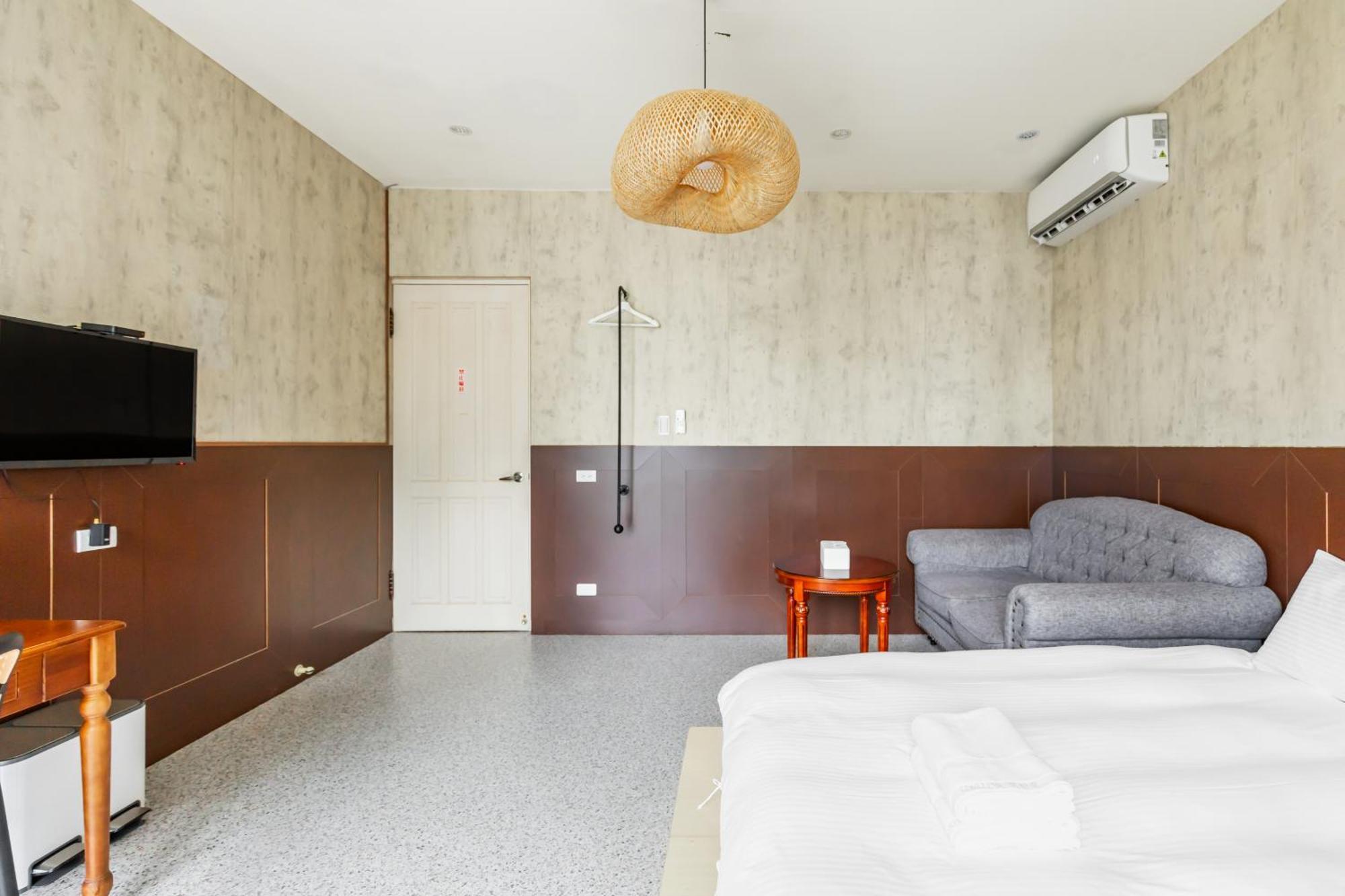 Hotel 32小巷弄 Tainan Exterior foto